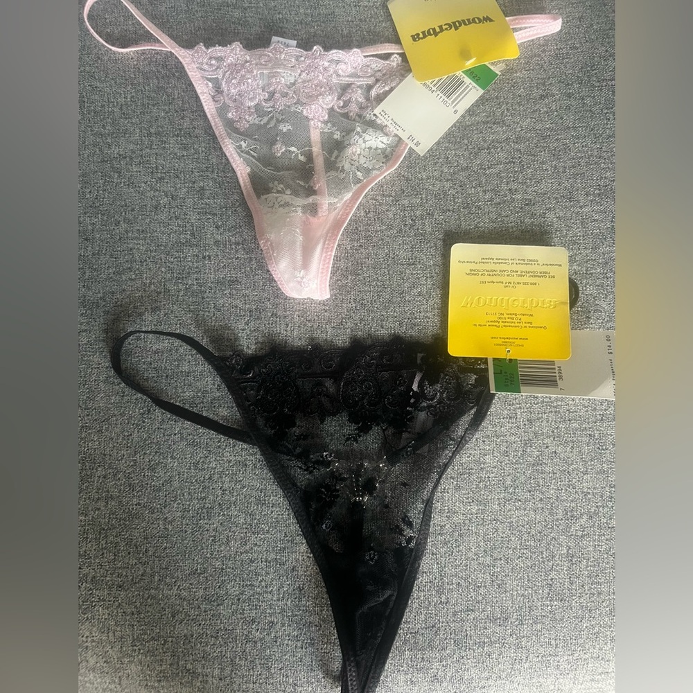 Wonderbra Set of 2, Size L/XL Embellishment on back NWT